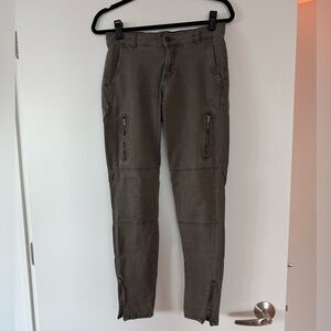 Banana Republic Women’s Dark Olive Cargo Pants